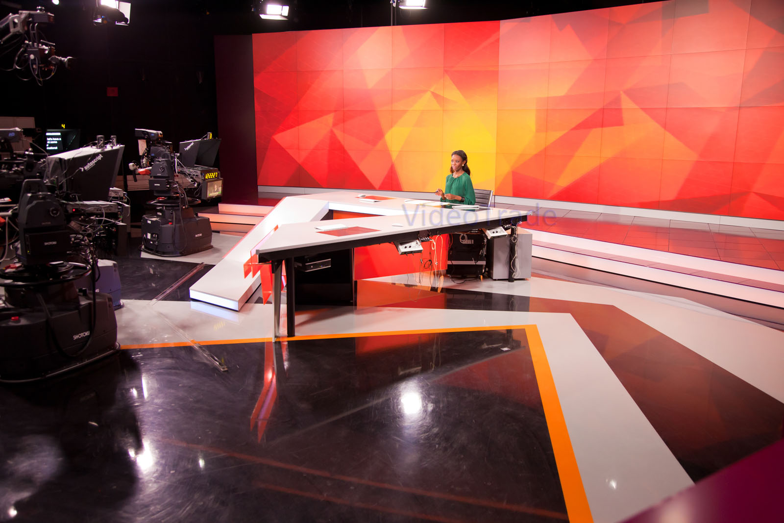 Студийный новостной комплекс телеканала RT — изображение 3