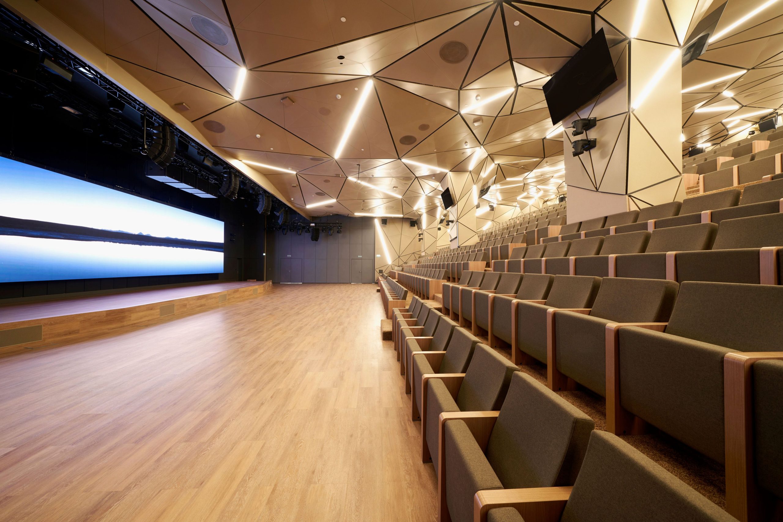 Праздничная карточка VideoTrade — слайд 7